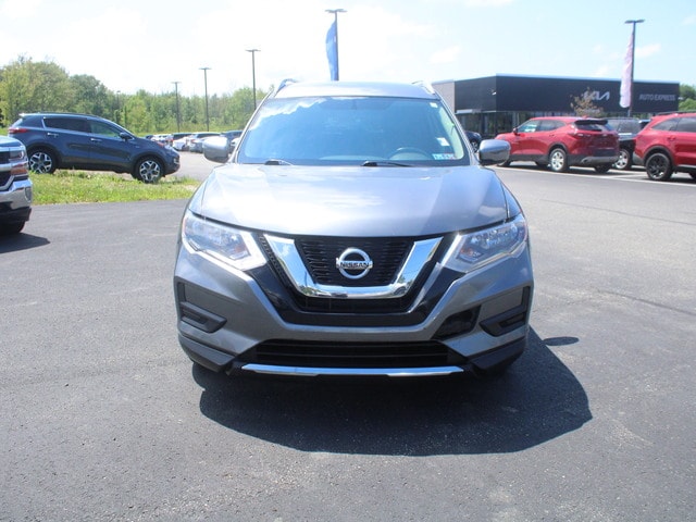 Used 2017 Nissan Rogue SV with VIN KNMAT2MT7HP519738 for sale in Waterford, PA