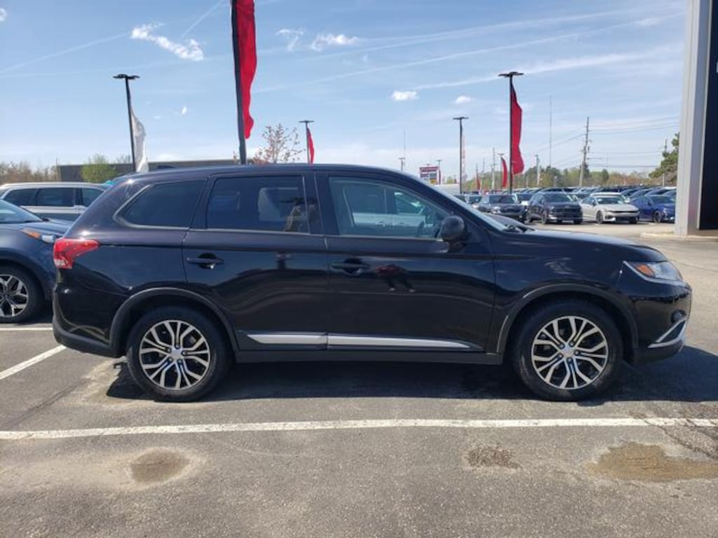 Used 2017 Mitsubishi Outlander ES S-AWC SUV