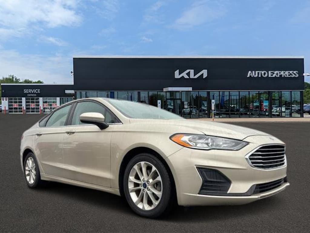 Used 2019 Ford Fusion Hybrid SE FWD Sedan