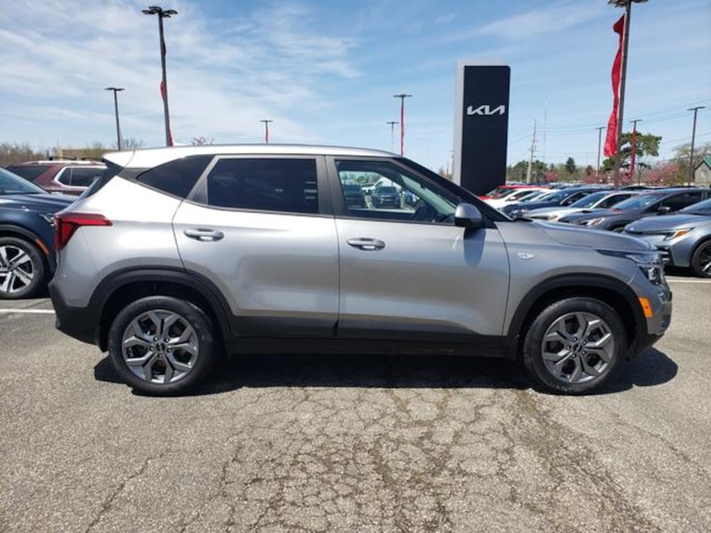 Certified 2024 Kia Seltos LX IVT AWD SUV