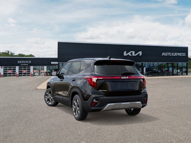 2026 Kia Seltos LX photo 4