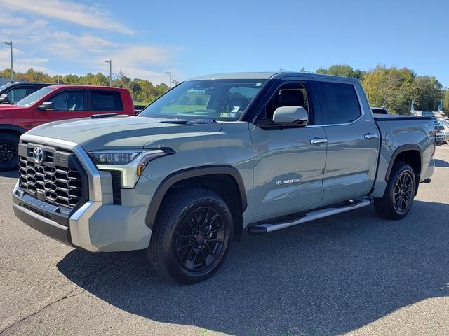 2023 Toyota Tundra Limited CrewMax photo 3