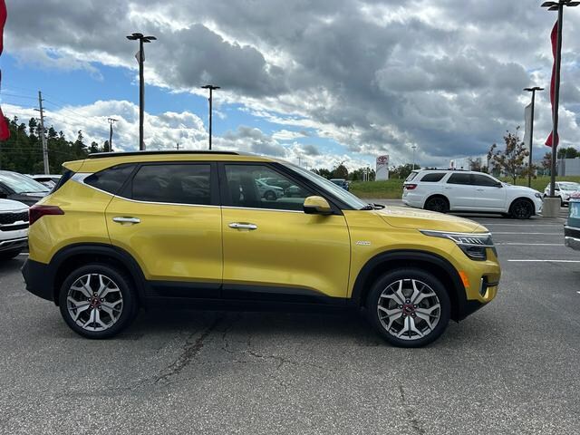 2021 Kia Seltos SX photo 2