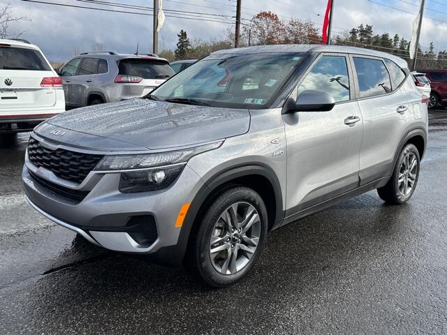 2022 Kia Seltos LX photo 3