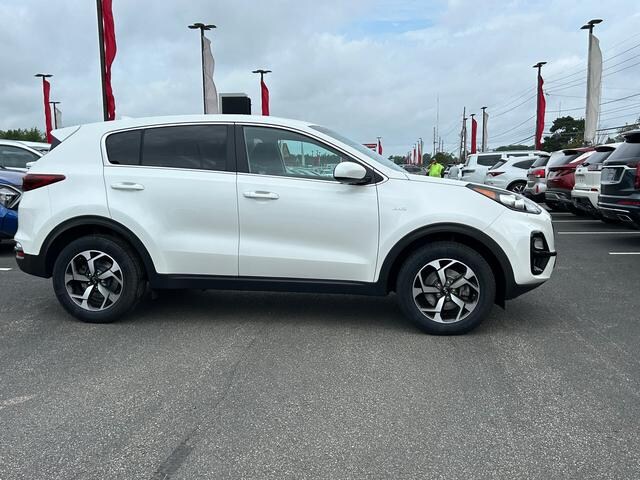 2022 Kia Sportage LX photo 2