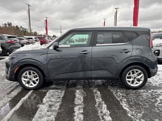 2025 Kia Soul LX S photo 4