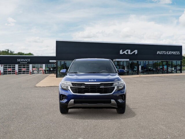 2026 Kia Seltos LX photo 2