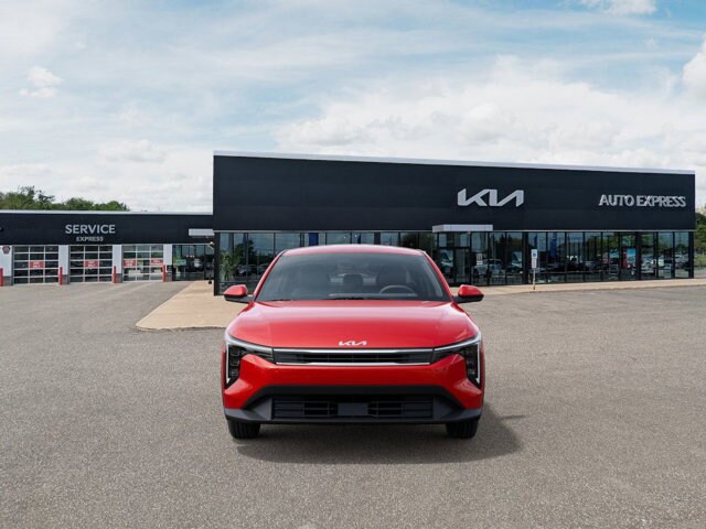 2025 Kia K4 LXS photo 2