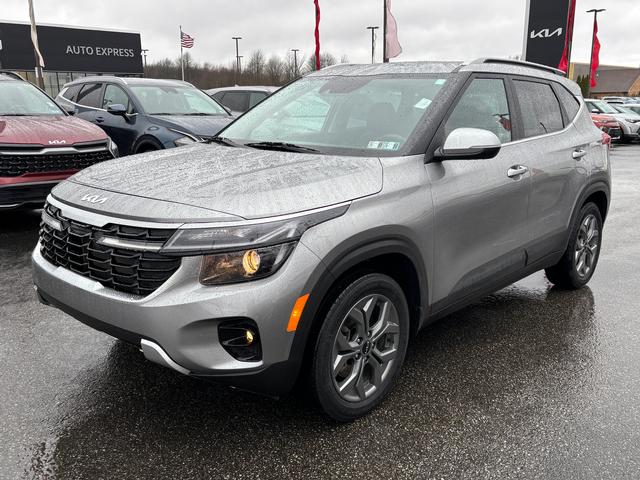 2024 Kia Seltos S photo 2