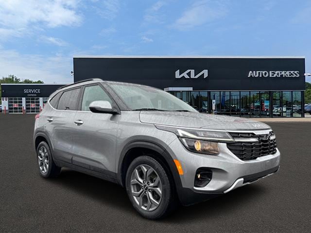 2024 Kia Seltos S's photo