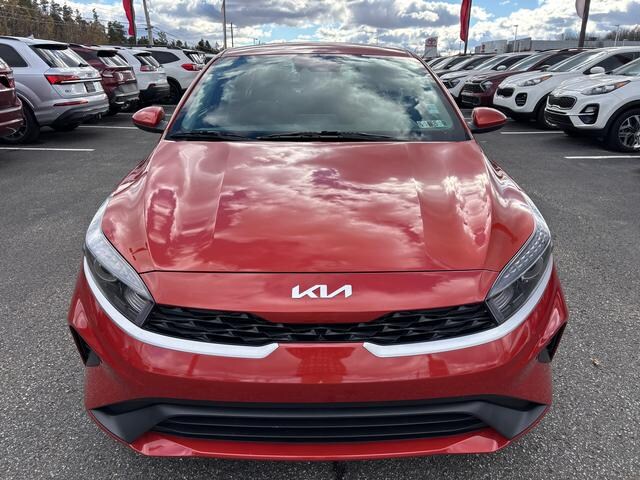 2024 Kia Forte LXS photo 2