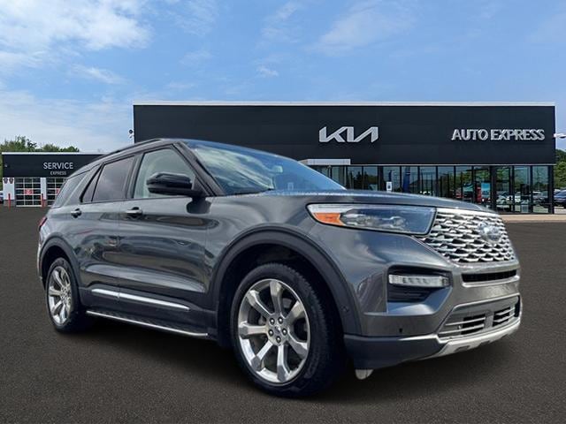 2020 Ford Explorer Platinum's photo