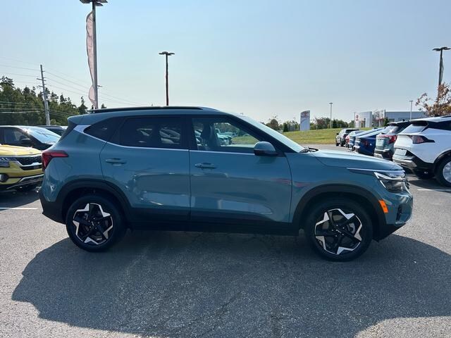 2024 Kia Seltos EX photo 2