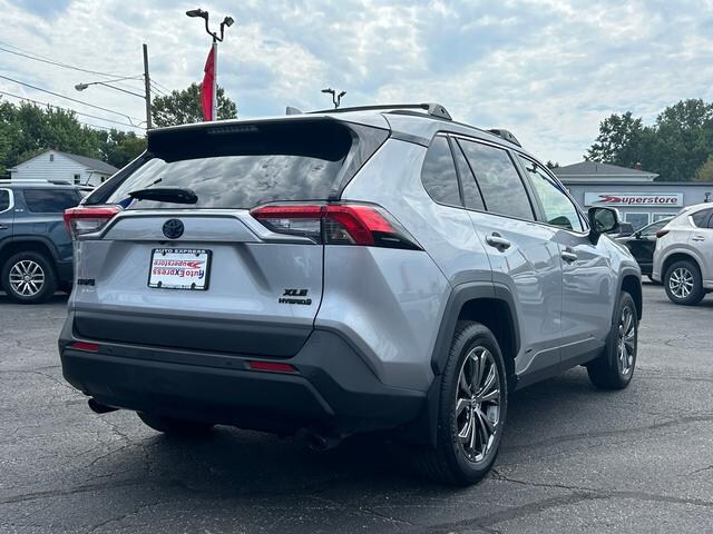 2024 Toyota RAV4 Hybrid XLE Premium photo 3