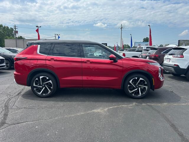 2024 Mitsubishi Outlander SEL Platinum photo 2