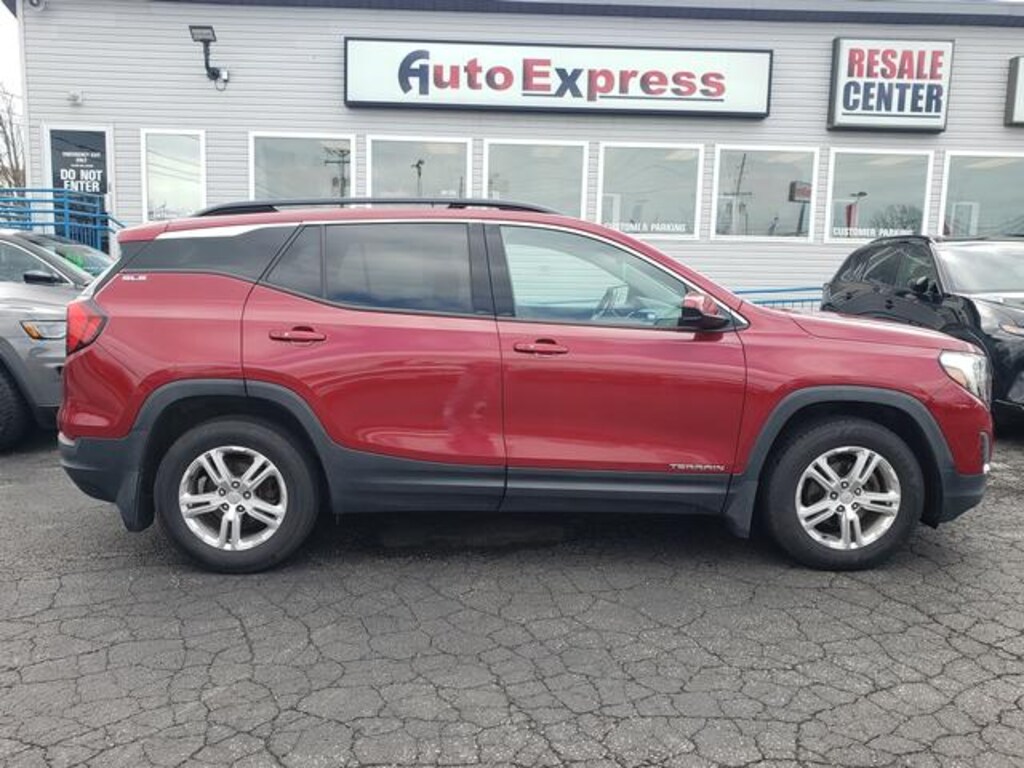 Used 2018 GMC Terrain SLE SUV