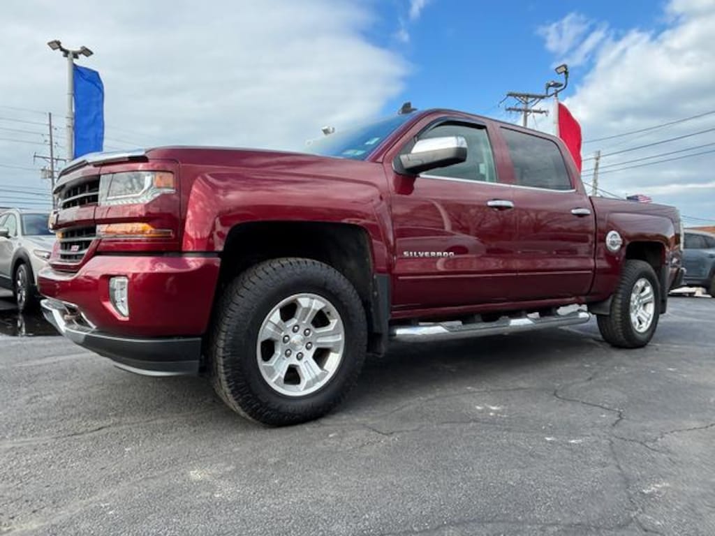 Used 2017 Chevrolet Silverado 1500 LT Truck Crew Cab