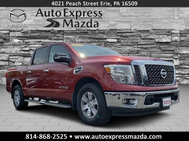2017 Nissan Titan SV 4X4 Crew Cab's photo