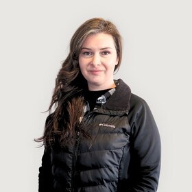 Staff member CARLY O'CONNOR from ID_3f132e4693f7