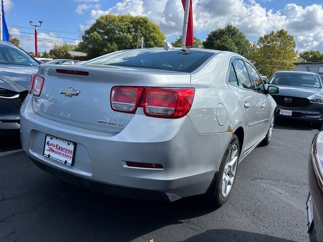 2014 Chevrolet Malibu 1LT photo 3
