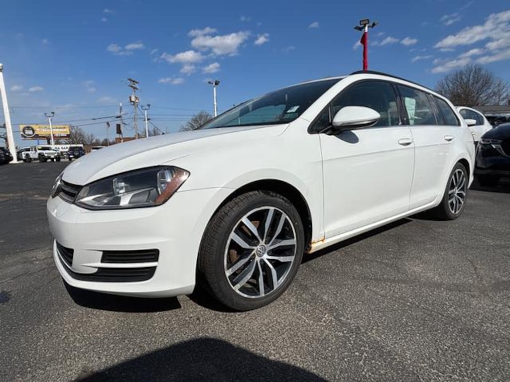 Used 2016 Volkswagen Golf SportWagen TSI S 4-Door Automatic Wagon