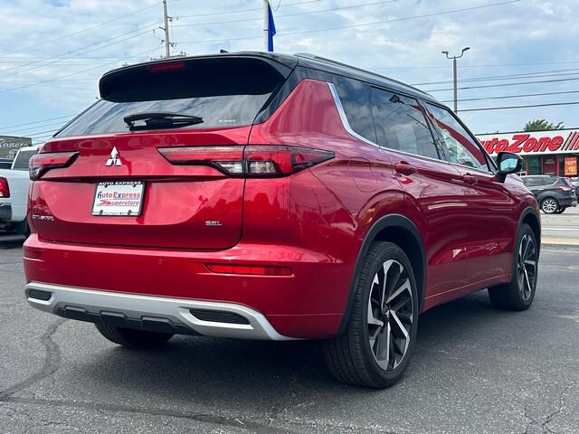 2024 Mitsubishi Outlander SEL Platinum photo 3