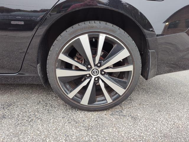 2019 Nissan Altima photo 9 of 28