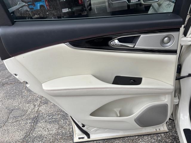 2016 Lincoln MKX  Confidential White 3C (Tri-Coat) at Solomon Chevrolet