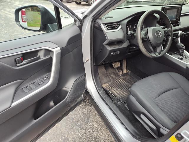 2019 Toyota RAV4 Hybrid photo 11 of 28
