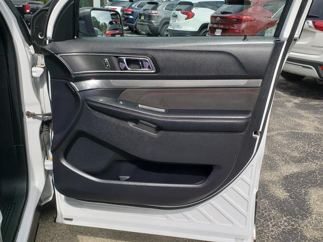 2018 Ford Explorer XLT White at Solomon Chevrolet