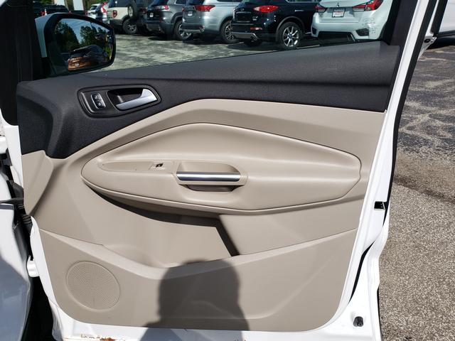 2017 Ford Escape SE White at New Motors