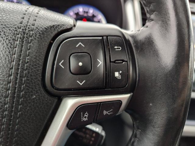 2017 Toyota Highlander photo 23 of 28