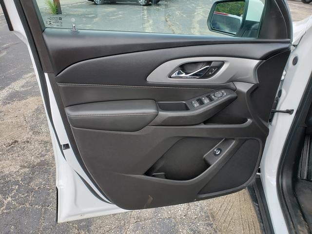 2021 Chevrolet Traverse LT Leather Summit White at Nick Chevrolet