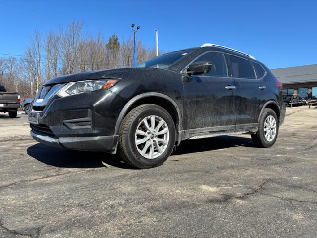 Used 2017 Nissan Rogue SV SUV