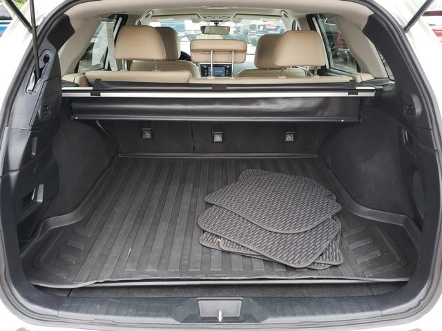 2017 Subaru Outback 3.6R Limited with - 8
