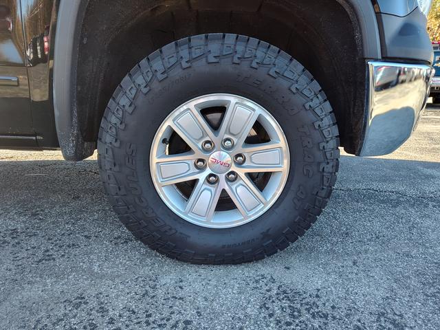 2015 GMC Sierra 1500 photo 10 of 28