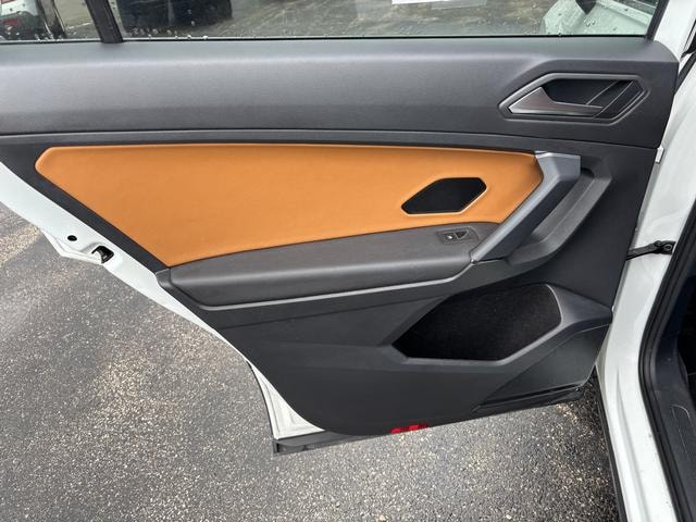 2019 Volkswagen Tiguan 2.0T SE 4MOTION White at Solomon Chevrolet