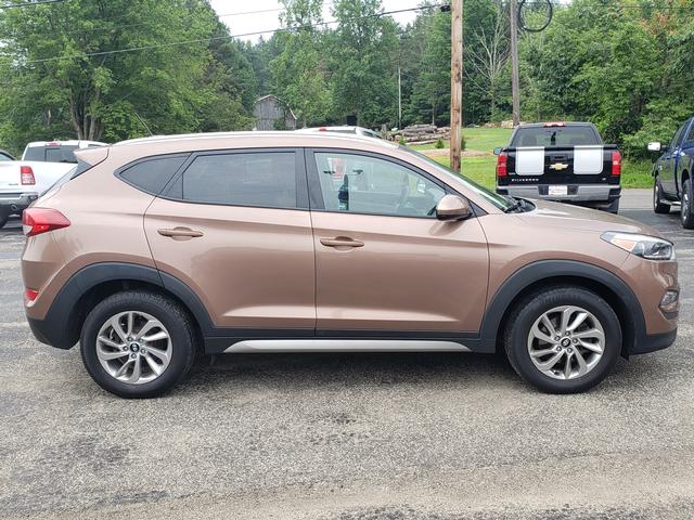 2017 Hyundai Tucson SE - 7