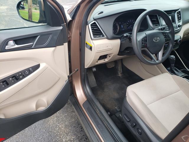 2017 Hyundai Tucson SE - 10