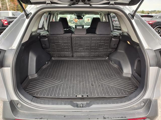 2019 Toyota RAV4 Hybrid photo 9 of 28
