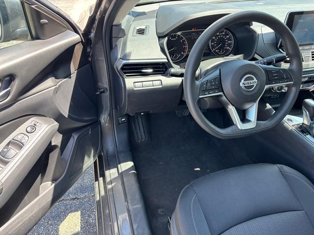 2022 Nissan Altima 2.5 SV - 8