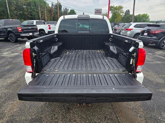 2016 Toyota Tacoma SR V6 - 8