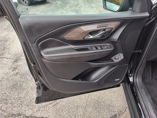 2022 GMC Terrain photo 13 of 28