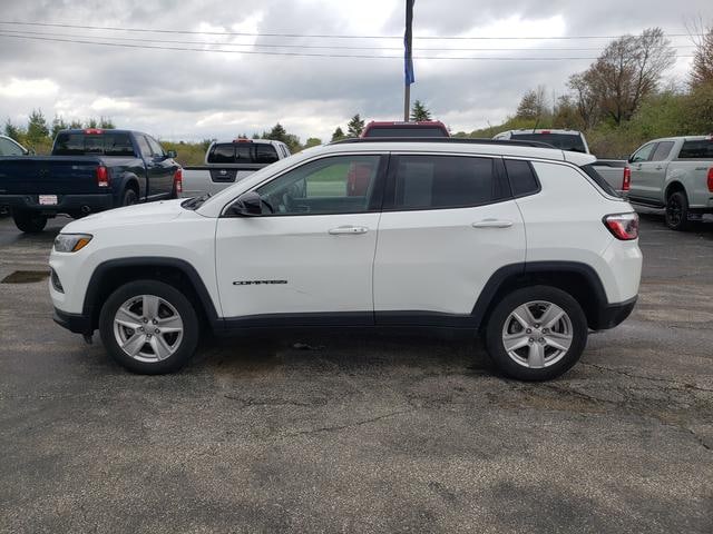 2022 Jeep Compass Latitude Bright White at Auto Express Rt. 8