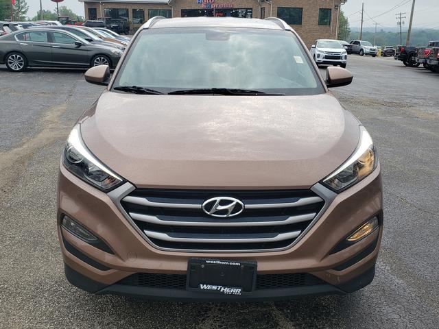 2017 Hyundai Tucson SE - 1