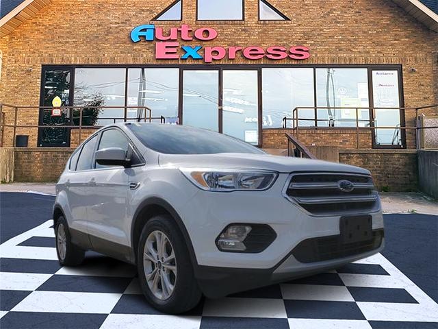 2017 Ford Escape SE White at New Motors