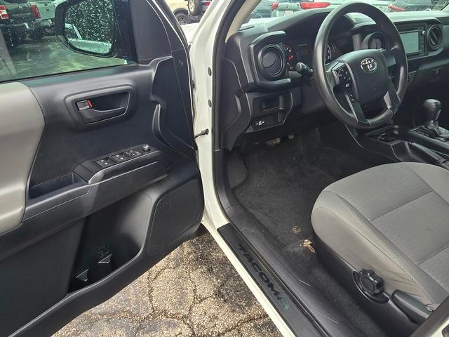 2016 Toyota Tacoma SR V6 - 10