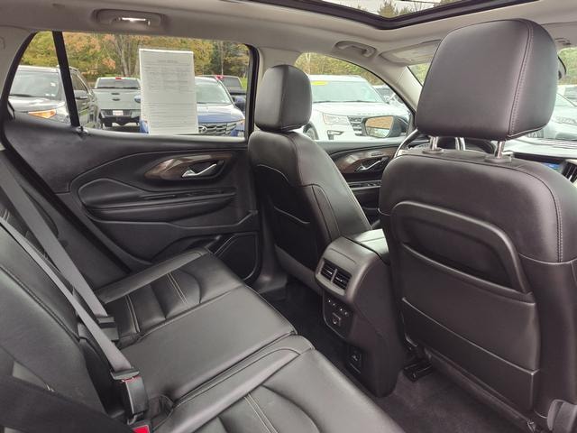 2022 GMC Terrain photo 18 of 28