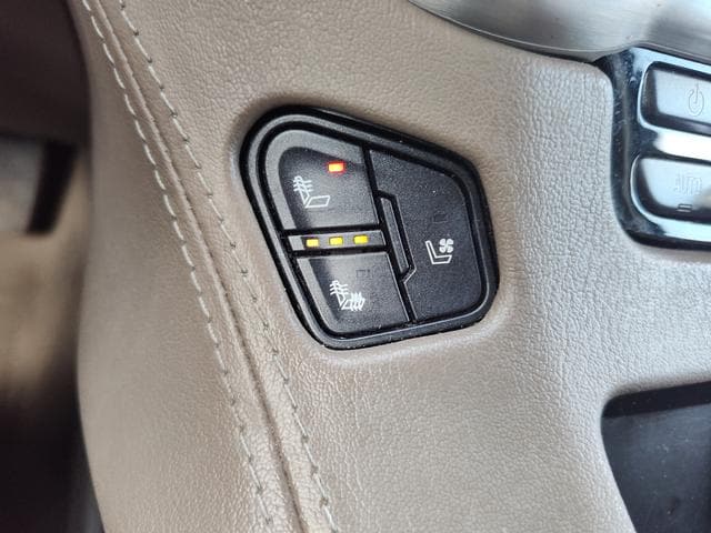 2019 GMC Yukon XL photo 26 of 28