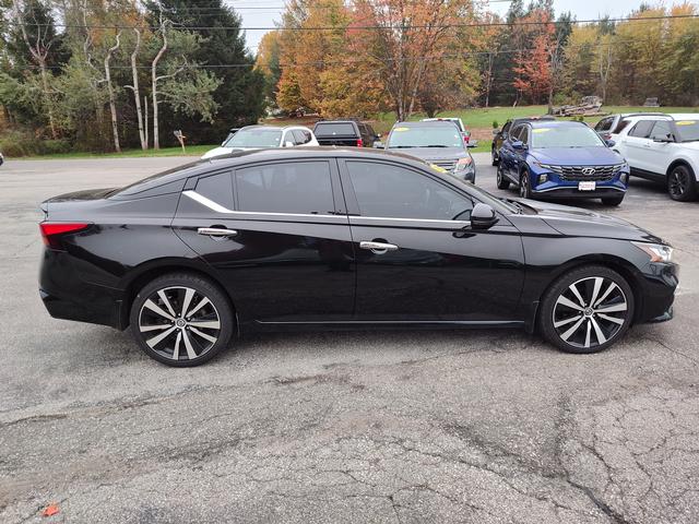 2019 Nissan Altima photo 8 of 28